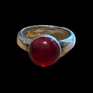 Vintage 925 Silver and Red Gemstone Ring Size 7